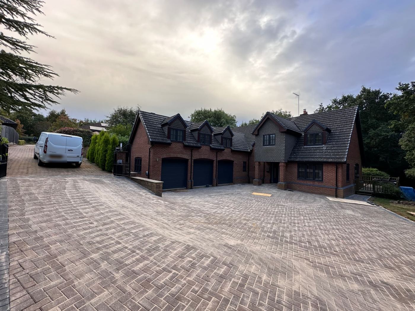 Driveways & Surfaces

 example 6